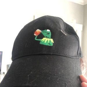 Kermit sipping tea hat 🍵